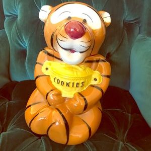 Beautiful Tigger Cookie Jar